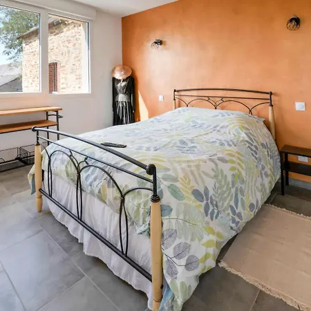 Spacious Farmhouse In With Garden Lison