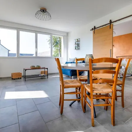 Spacious Farmhouse In With Garden Lison