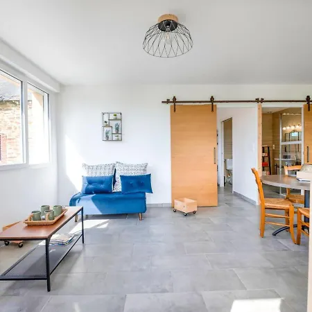 Spacious Farmhouse In With Garden *